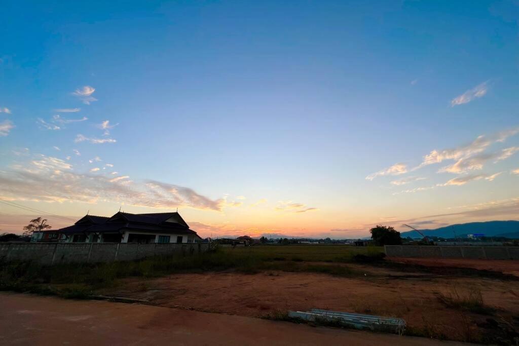Colorful Pool Villa, Chiang Rai, Thailand エクステリア 写真
